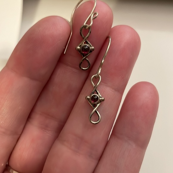 Garnet cabochon earrings - Picture 2 of 4